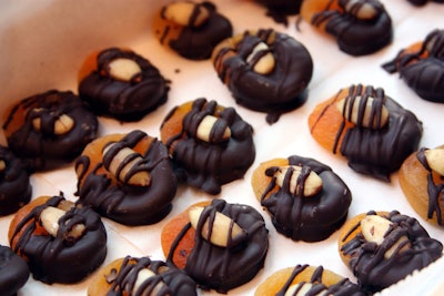 Chocolate-dipped apricots with almonds
