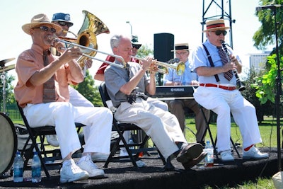 The Salty Dogs Jazz Band of Chicago entertained.