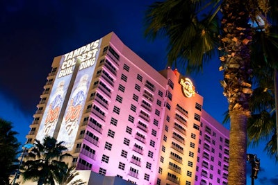 Atlas Specialty Lighting illuminated the 12-story Seminole Hard Rock Hotel & Casino with an image of the new aluminum pint.