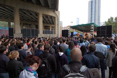 Some 1,100 fans gathered for the free concert.