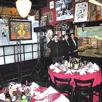 Flat-screen monitors throughout the restaurant showed the proceedings in Hollywood, and EW cover blowups sat on the ledges on the walls along with owner Elaine Kaufman's troves of literary paraphernalia.