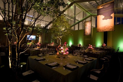 Some guests had dinner in a tent adjacent to Griffin Court, where LED screens broadcast a feed from the live auction held in the museum. In the tent, staffers wore wireless headsets to communicate with colleagues inside the museum when guests placed bids.