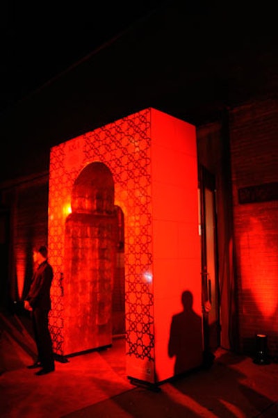 A sparking red gate, a replica of the iconic Red Door entrance to Marrakech Town Center, was erected outside Skylight Studios and served as the entrance to the event. The marketing strategy from the Moroccan National Tourist Office also included the construction and placement of three additional gateways around the city.
