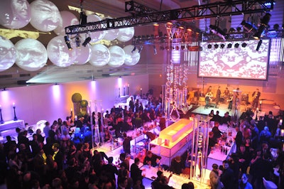 More than 800 guests filled the trading floor at the Design Exchange for a gala honouring Bruce Mau.