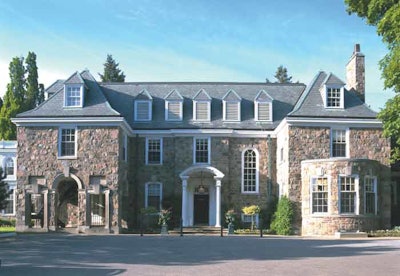 The Estates of Sunnybrook, on 40 acres on the campus of Sunnybrook Health Sciences Centre, includes three venues—the Vaughan Estate, the Coach House, and McLean House, built in 1928.