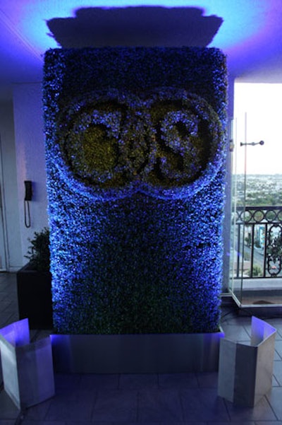 Cedars-Sinai's logo was rendered in a topiary.