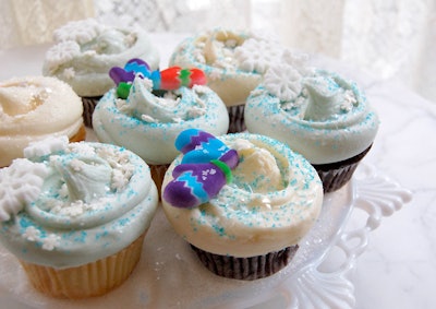 Magnolia Bakery is offering wintry treats and curbside pickup.
