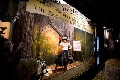 Hendrick's Gin brought in entertainers from the Bindlestiff Family Cirkus—including a juggler, sword swallower, and contortionist—to perform in its windows from November 29 through December 4.