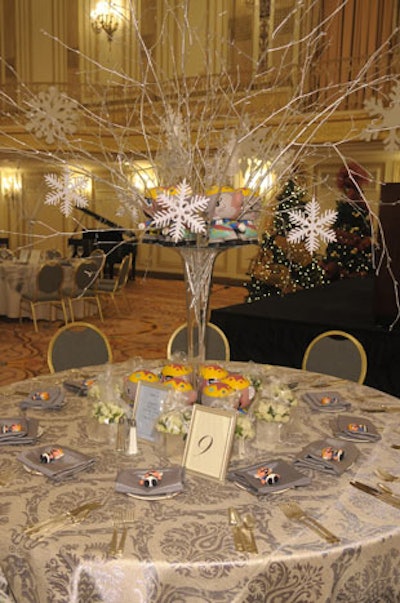 BBJ provided silver and white linens.