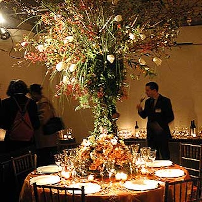 PrestigEvents' French wine tasting room featured a gorgeous floral centerpiece by Remco van Vliet of Van Vliet and Trap.