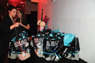 Guests received gift bags with Wanda Sykes' I'ma Be Me DVD, a notebook from BET Networks, and other promotional materials.