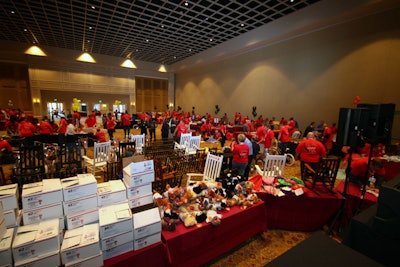 More than 800 LexisNexis employees participated in the event in a ballroom at Rosen Shingle Creek.