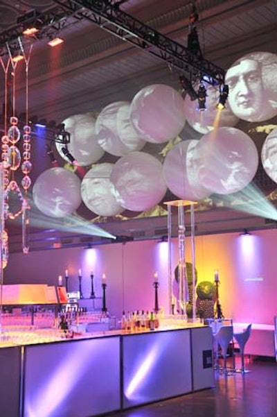 In October, Toronto’s Design Exchange paid tribute to Bruce Mau and other “big thinkers” at the venue’s annual Black & White gala. Organizers projected the faces of Mau, Albert Einstein, Sigmund Freud, and Walt Disney, among others, onto oversize white balloons.