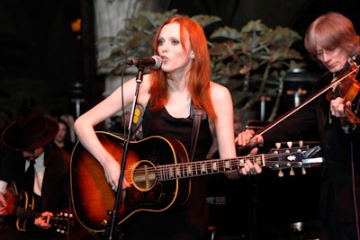 Karen Elson performed at Harvey Weinstein and Dior's dinner.