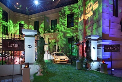 The Environmental Media Association had a hybrid-only arrivals lane at its award show.