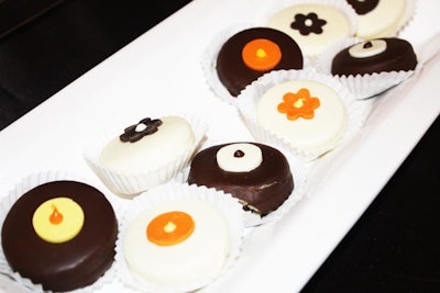 Exhibitors dressed up their treats with flowers and bright bursts of frosting.
