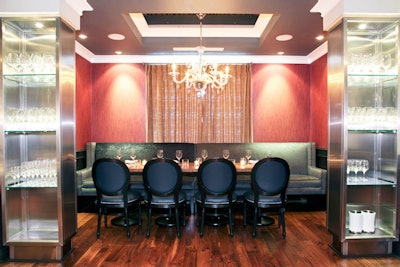 A dining nook is available for smaller groups.