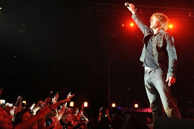 Dierks Bentley got the crowd riled up at the All Star Jam.