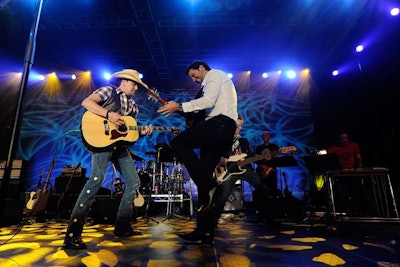 Jason Aldean and Luke Bryan took the stage for the All Star Jam.
