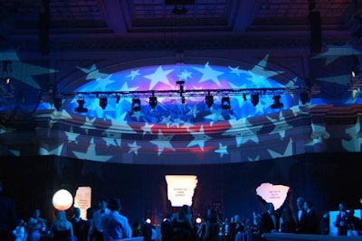Fandango Productions projected blue stars onto the ceiling to simulate the night sky.