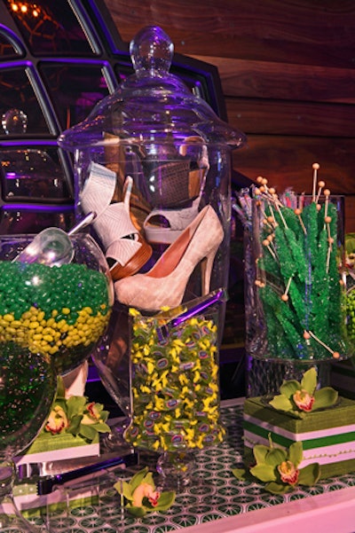 Guests could fill up on green treats at a Piperlime candy bar decorated with shoes from the site.