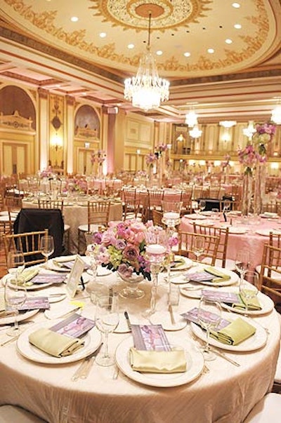 Tables got alternating pink and ecru linens.