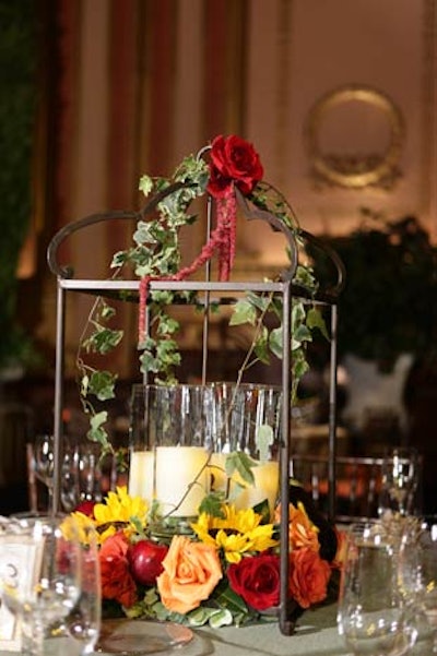 Roses and candles also played into tabletop decor.