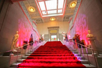 A Vista Events lined the staircase with a red carpet, which Lite-Olutions complemented with red gobos on the walls.