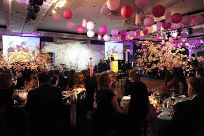 The placement of the table centerpieces kept sight lines clear.