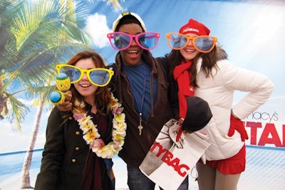 To promote spring-break shopping, Macy’s held pop-up events at Chicago-area universities, where students posed with beach-themed props against sunny backdrops, drank virgin daiquiris, and listened to live music.