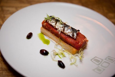The tomate tarte tatin was topped with a grilled sardine and garnished with olives. C'est vrai Provençale, mais non?