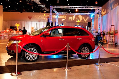 Lincoln returned as a sponsor of the event and displayed two vehicles, including the MKX.