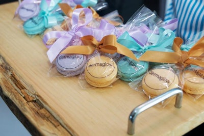 Colour-themed Bobbette & Belle macaroons were passed out to guests.
