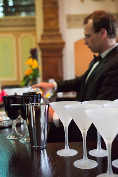 Occasions served a Gin Basil Smash cocktail during the reception, made with gin, simple syrup, and lemon and lime juices, and served in a martini glass.