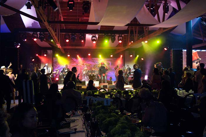 In addition to decor, the big story of the annual event is entertainment. Bilal and Cameo both performed at dinner, where Anthony Anderson served as host. DJ D-Nice spun for arrivals and cocktails. DJ Lowdown Loretta Brown, a.k.a. Erykah Badu, served as DJ for dinner.