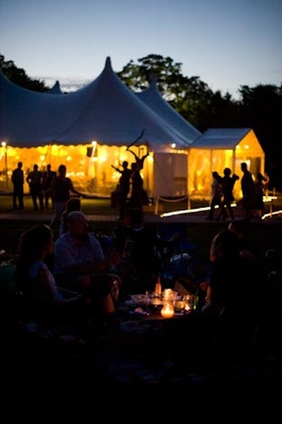 Concertgoers had candlelit dinners on the lawn.