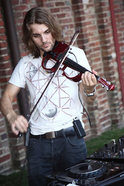 DJ Manifesto accompanied his music with a violin.