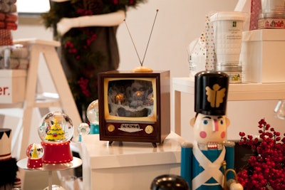 President's Choice created a 'winter wonderland'-themed pop-up and made guests mini cupcakes.