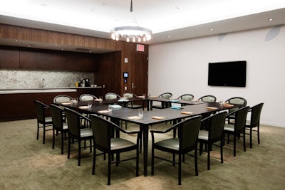 The Andaz Wall Street, which debuted in January 2010, offers a more social style of meeting spaces, where rooms are centered around a communal kitchen and lounge. The hotel's in-house restaurant Wall & Water is also available for private functions and has a private room, as well as a 12-seat chef's table.