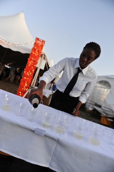 Guests got glasses of prosecco as they arrived.