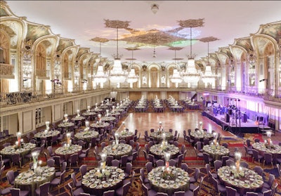 Following the opening night concert at Symphony Center, a dinner took place at the Hilton Chicago. Indigo, a Ken Arlen band, performed after dinner.