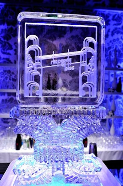 Ice Bulb created 'Rhapsody in Blue' ice sculptures for the tent.