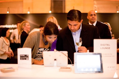 One part of the temporary setup was a dedicated digital lounge, which allowed consumers to access additional information on iPads.