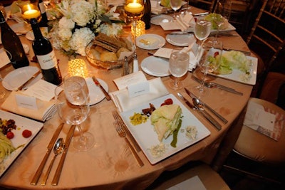 The hotel pre-plated a deconstructed Chesapeake wedge salad with lump crab meat and bacon as the first of four courses.