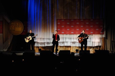 Country singer Randy Travis performed before dinner.