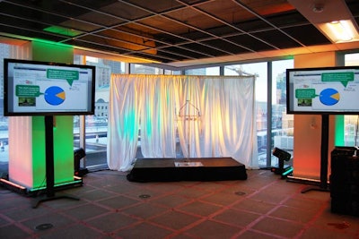 During the evening, Sci Energy representatives spoke to the crowd from the stage. The space was lit in green and gold, the company's branded colours.