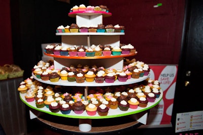 Cupcake.Love.Miami donated 500 miniature cupcakes, including ones designed for dogs to eat.