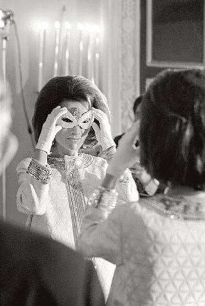 Lee Radziwill, star socialite and sister of Jacqueline Kennedy, adjusted her mask at Truman Capote’s legendary Black and White Ball, held in 1966 at the Plaza Hotel in New York.