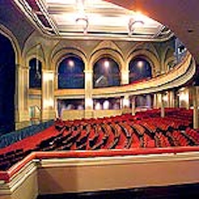 E2190disc 02 Tk Lefrakauditorium 1 152