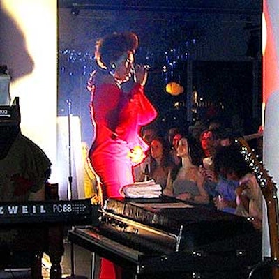 Macy Gray performed a rambunctious set at Entertainment Weekly's party to promote its annual It List summer issue.